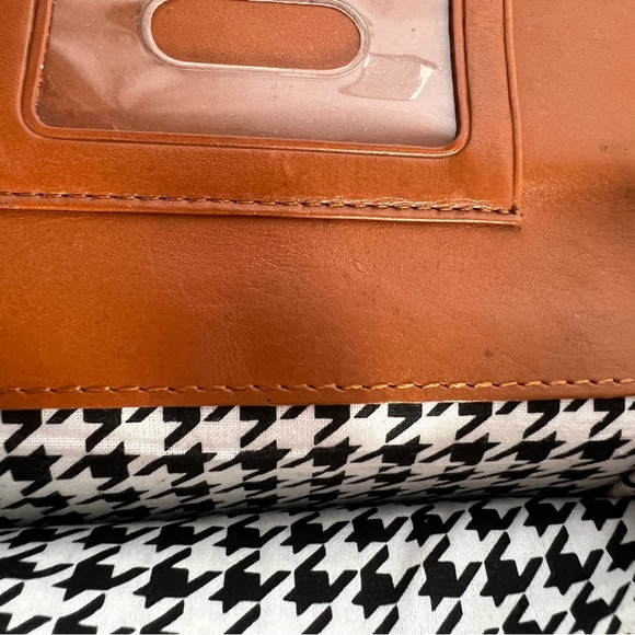 Hobo International Long Bi-Fold Leather Wallet w/ Snap Pouch & ID Display - Picture 10 of 16